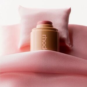 Rhode Pocket Blush in Sleepy Girl! 🛏️💕